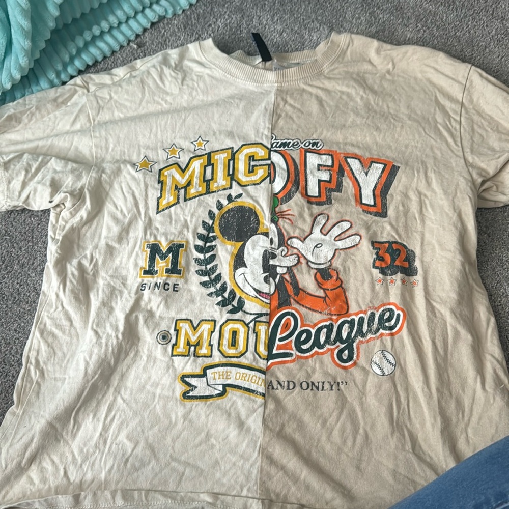 H&M Mickey Goofy Disney Tshirt